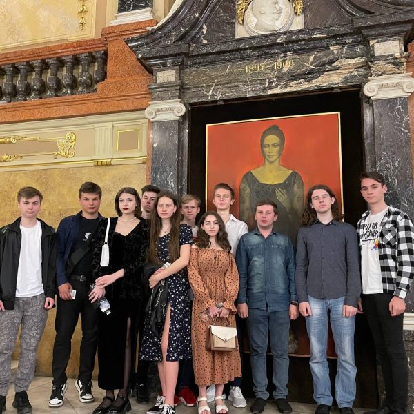 Студенти коледжу переглянули оперу “Запорожець за Дунаєм” С. Гулака-Артемовського
