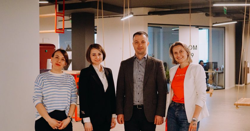 ІТ коледж Львівської політехніки та ІТ- компанія «Sigma Software» підписали меморандум про співпрацю, а викладачі та студенти змогли відвідати львівський офіс компанії