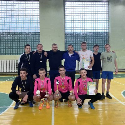 Спортивний дух і командна гра: фінальні змагання з футболу в ІТ коледж