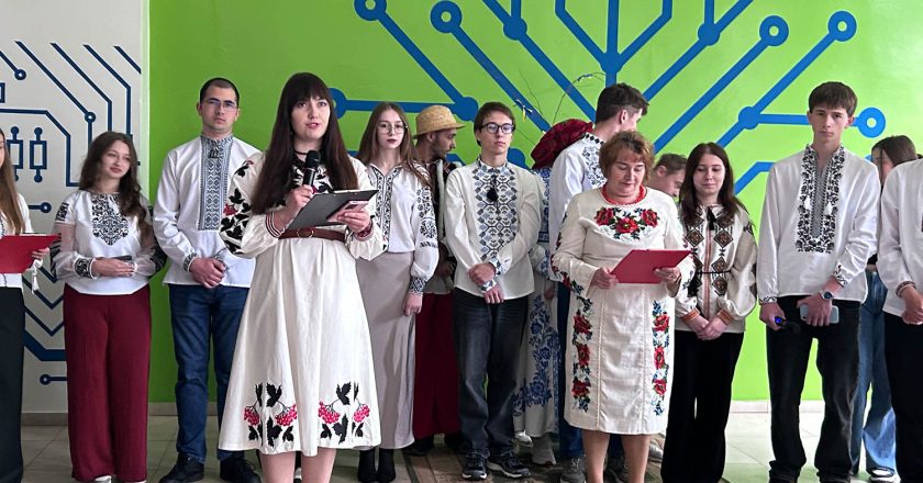 Вишиванка як код нації: ІТ коледж у візерунках пам’яті та родинного тепла