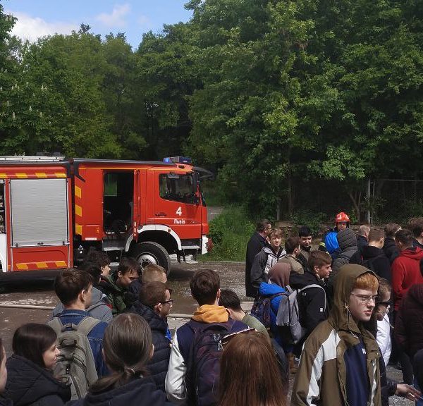Цивільний захист в умовах війни: студенти ІТ коледжу відпрацювали дії під час надзвичайних ситуацій
