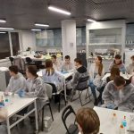 Першокурсники ІТ-коледжу відвідали хімічну лабораторію Lviv Open Lab під керівництвом Марії Мельник