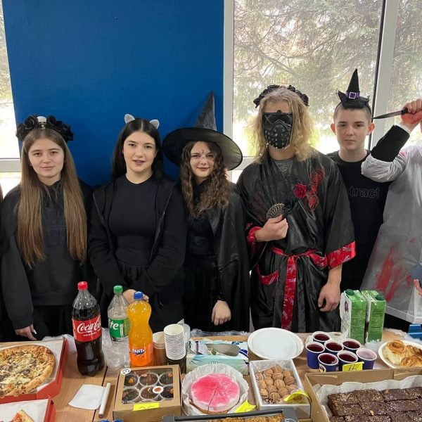 Костюмований ярмарок в ІТ коледжі: разом зібрали понад 40 тисяч грн на підтримку ЗСУ