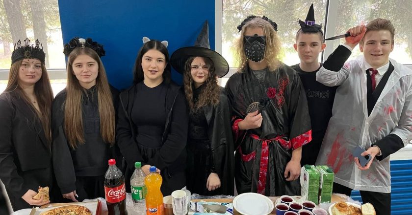 Костюмований ярмарок в ІТ коледжі: разом зібрали понад 40 тисяч грн на підтримку ЗСУ