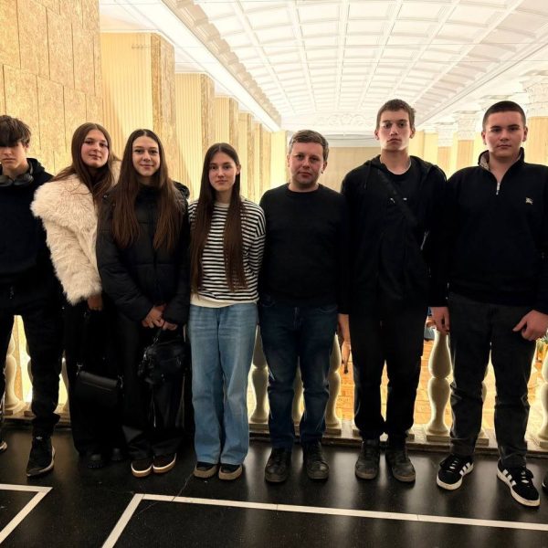 Театр як урок історії: студенти ІТ коледжу відвідали виставу «Різдвяна ніч»