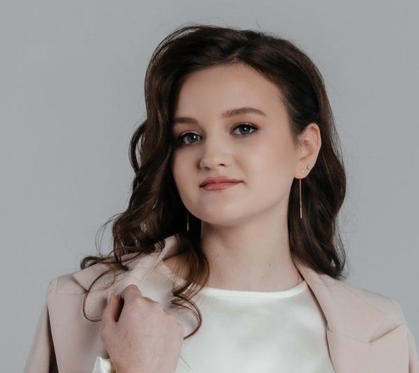 Щиро вітаємо з почесним призначенням стипендії Президента України здобувачу освіти навчальної групи КІ-31 Хомін Софії Володимирівні