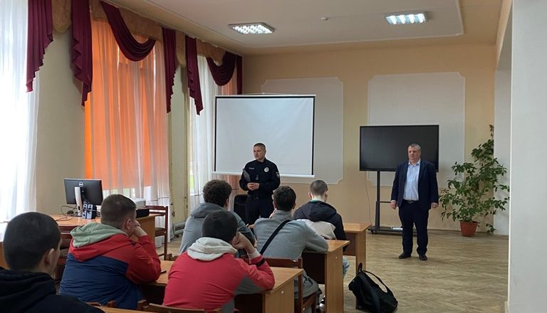 Кар’єра в надійних руках: до Коледжу завітали представники Поліції охорони!