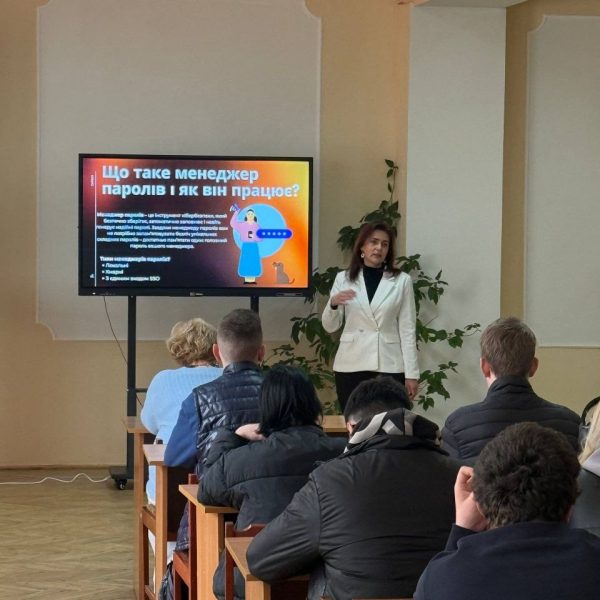 У коледжі відбувся тренінг з кібергігієни, присвячений актуальним питанням безпеки в цифровому середовищі