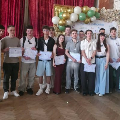 Свято вручення дипломів у коледжі